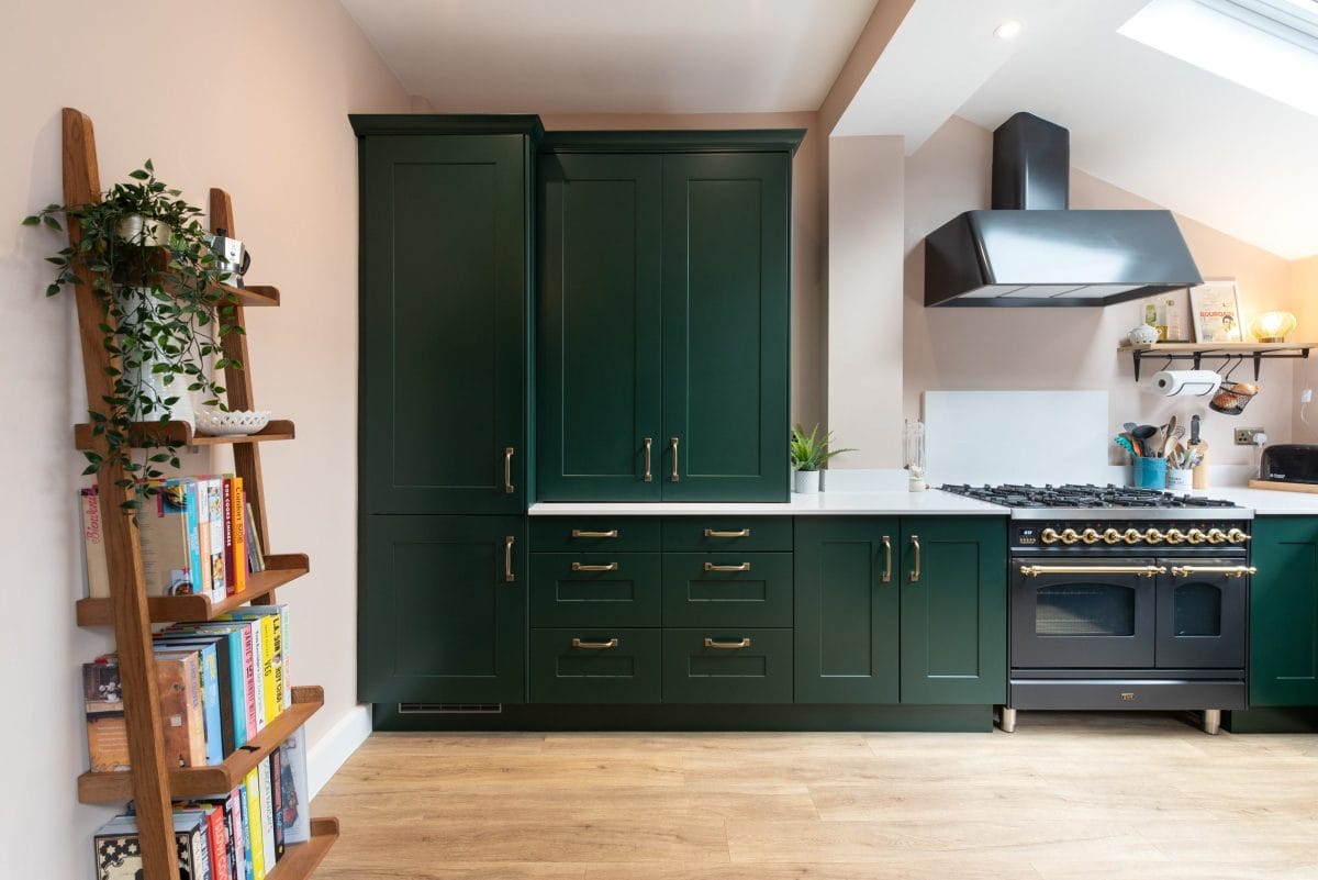 Traditional Racing Green Kitchen | Ebstone Kitchens